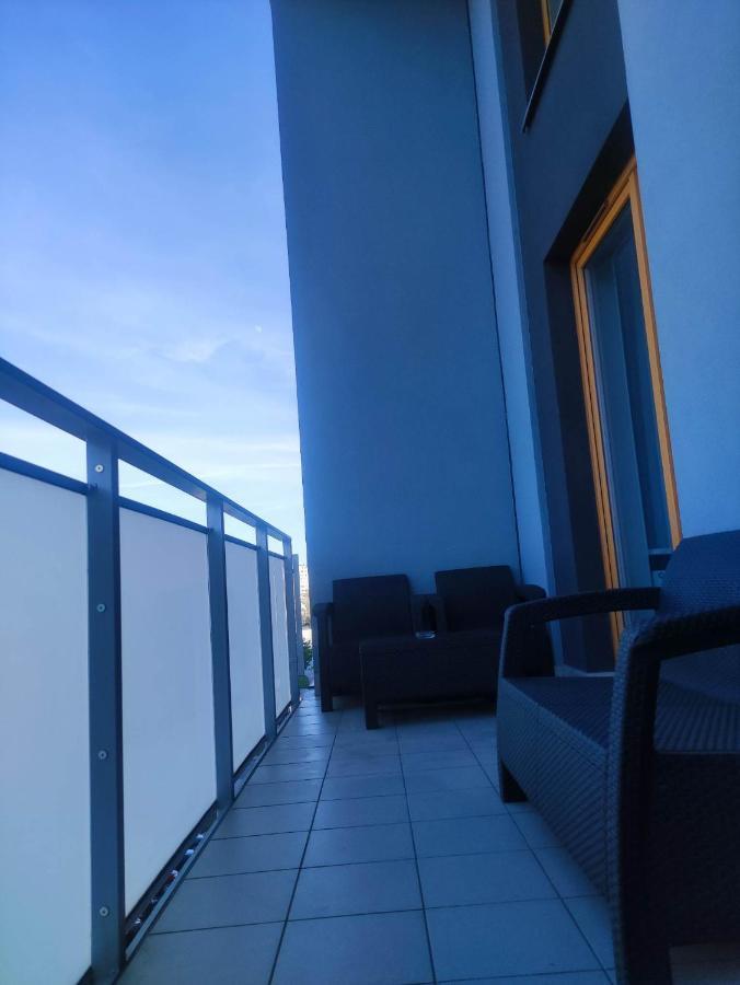 Apartamenty Metro Targowek 27 Warszawa Exteriör bild