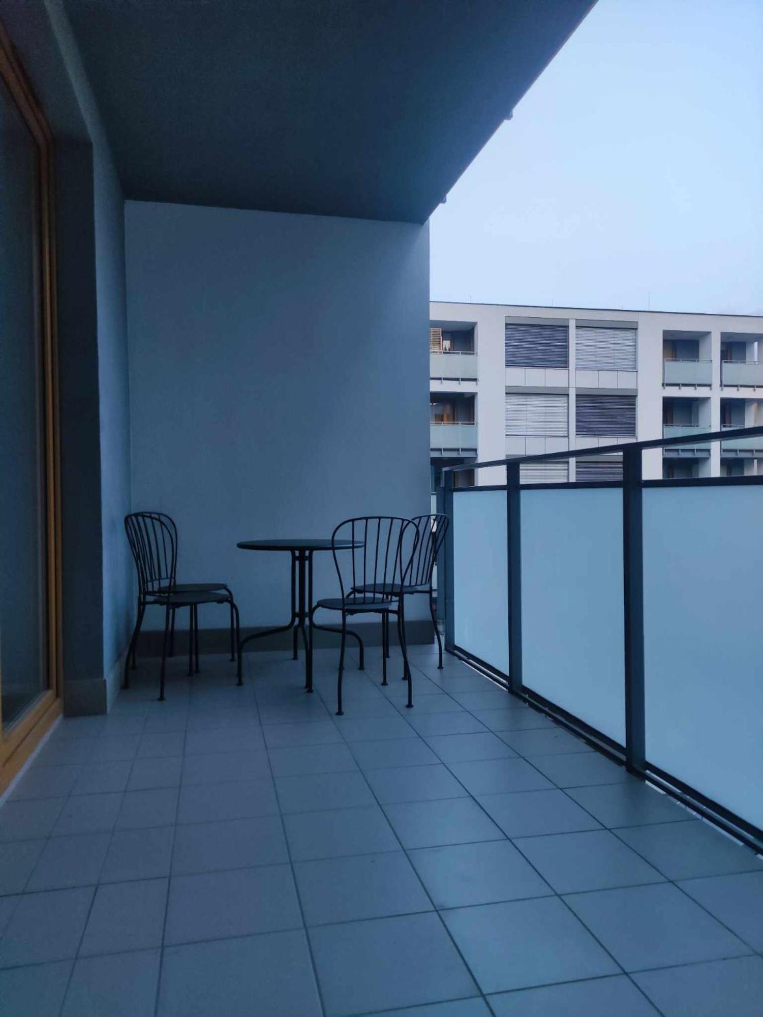 Apartamenty Metro Targowek 27 Warszawa Exteriör bild